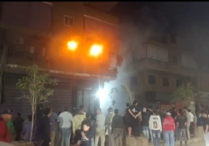 الحماية المدنية تحاول إخماد الحريق 