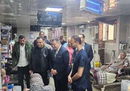 النائب مجدي مسعود ومدير مستشفيات بنها الجامعية يتفقدان وحدة الغسيل الكلوي 