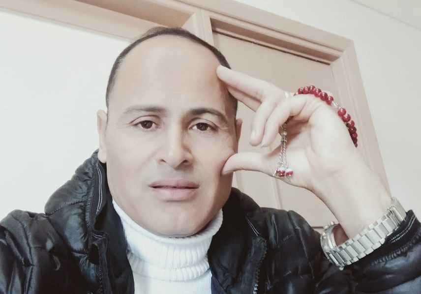الكاتب الصحفي أشرف عبد اللطيف 