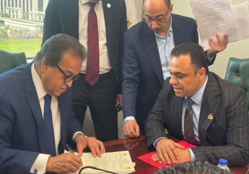 النائب مجدي مسعود يلتقي بوزير الصحة والسكان 