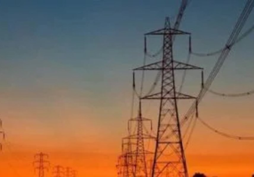 فصل التيار الكهربى عن محطة محولات شرق بنها