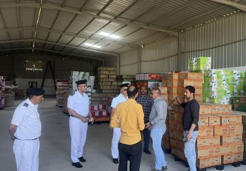 حملات مكثفة لغلق وتشميع المنشآت المخالفة بجمعية أحمد عرابي