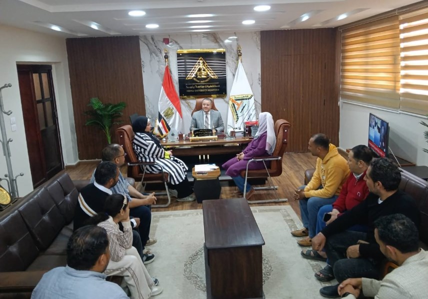 الدخاخني " يشيد بفريق العمل داخل استقبالات مستشفيات جامعه بنها.