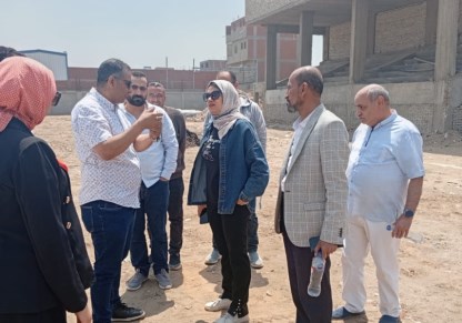 د. ايمان ريان تتابع الأعمال الإنشائية بنادي مسطرد