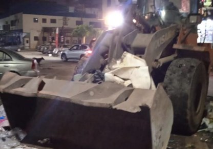 حملات نظافة مستمرة في الفترة المسائية ببنها