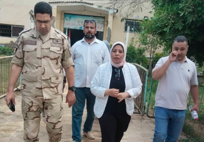 المستشار العسكري ووكيل وزارة التضامن أثناء الجولة 