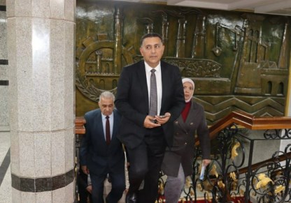 الدكتور حسام الدين أحمد عبد الفتاح محافظ القليوبية الجديد يصل مكتبه