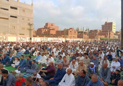 طحلة تؤدي صلاة العيد في أجواء روحانية تجمع الأهالي