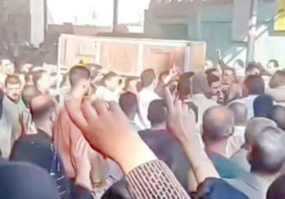 الأهالى يشيعون الجثمان