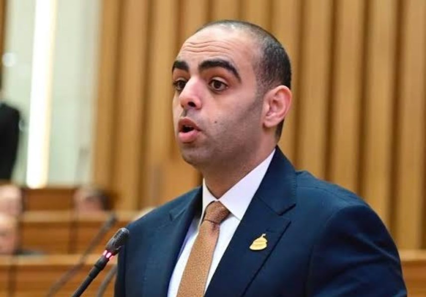 النائب عمر حسن حسين 