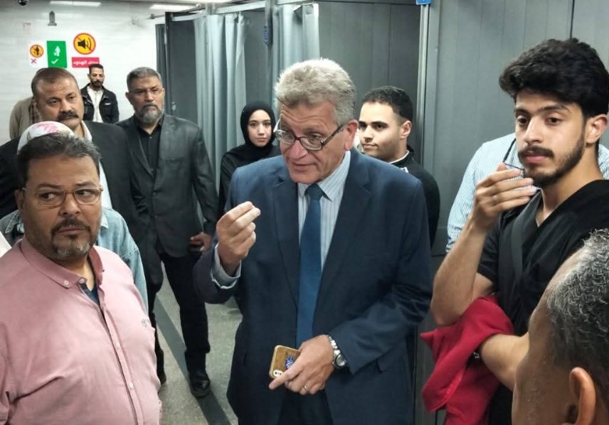 عميد طب بنها يتفقد مستشفى الجامعة ببنها 