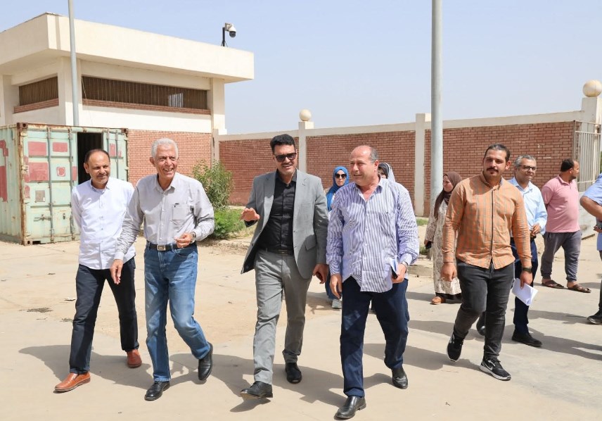 مستشار مجلس الوزراء يتفقد محطة صرف بلتان 