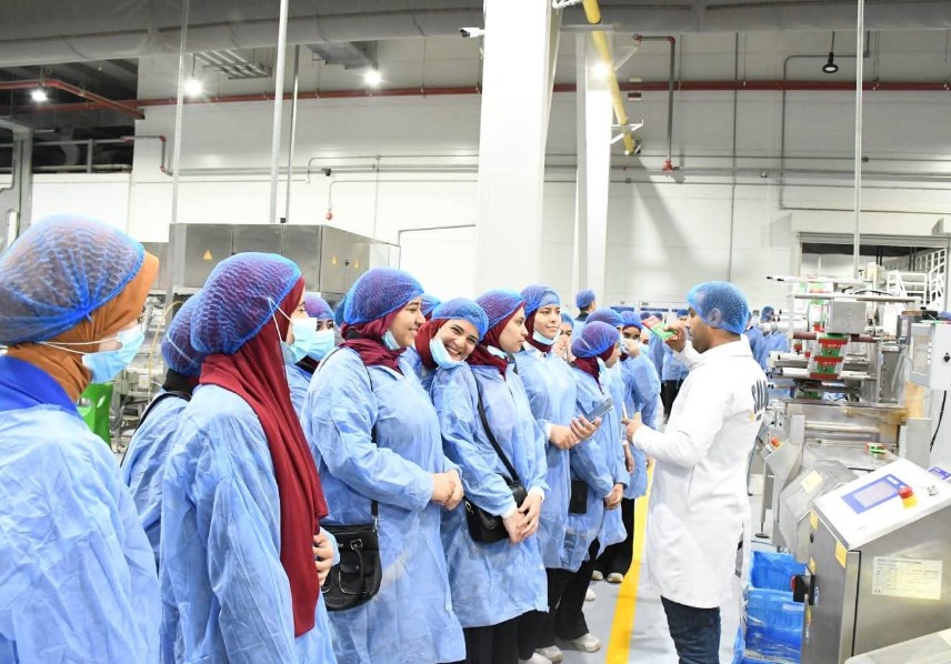 جامعة بنها تطلع طلابها على أكبر مصانع الشرق الاوسط