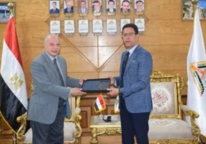 بروتوكول تعاون بين جامعة بنها وصندوق دعم صناعة الغزل