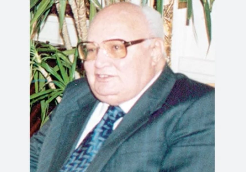 الدكتور عاطف صدقي
