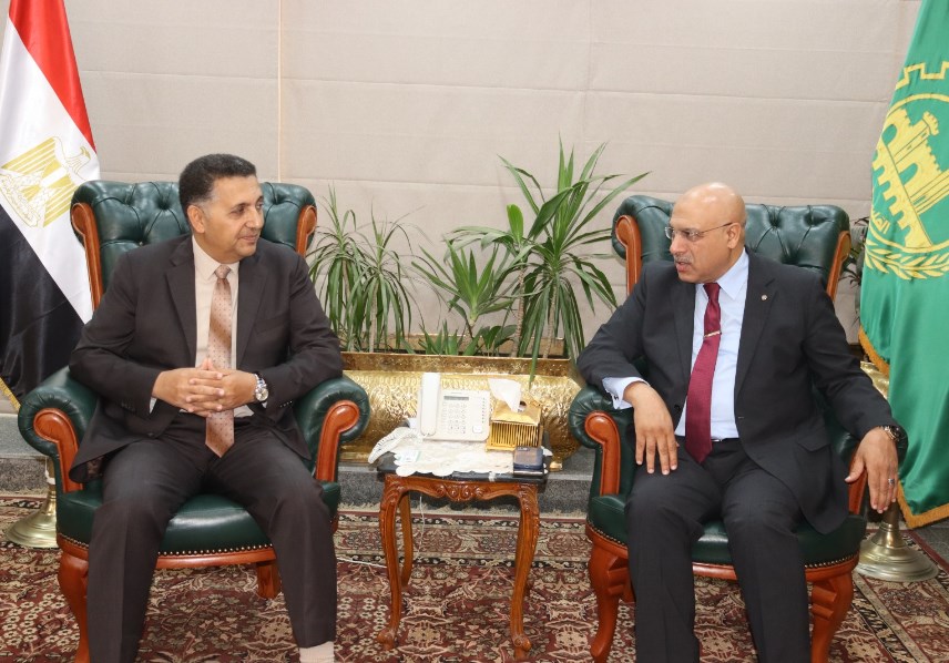 لمحافظ يستقبل رئيس الإدارة المركزية للاستثمار لبحث الفرص الاستثمارية