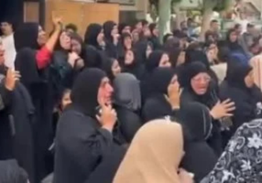 تشييع عامل الدليفري ضحية خلاف مروري ببنها 