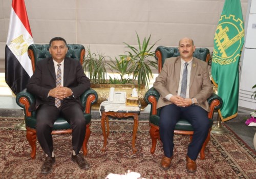 لقاء المحافظ مع نقيب محامين شمال القليوبية 