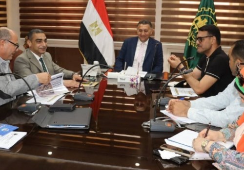 اجتماع موسع مع مسئولي شركة مياه الشرب والصرف 