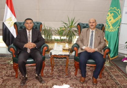 لقاء المحافظ مع نقيب محامين شمال القليوبية 