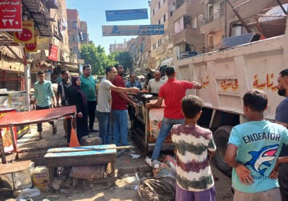 حملة موسعة لإزالة الاشغالات بشبرا الخيمة 