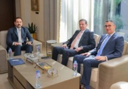 وزيرا التموين والزراعة ومدير جهاز مستقبل مصر خلال اللقاء