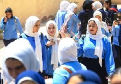طلاب الشهادة الإعدادية 
