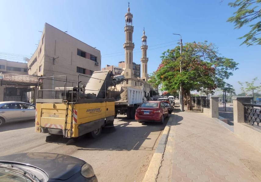 متابعة أعمال النظافة داخل مدينة بنها