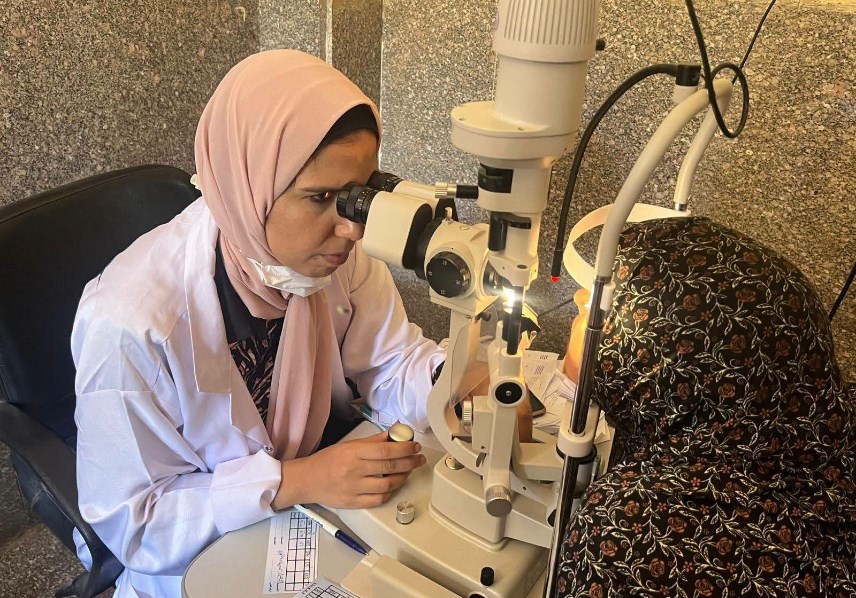 نجاح قافلة الرمد الطبية بكفر شكر 
