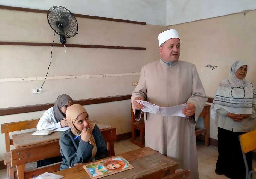 رئيس المنطقة الأزهرية بالقليوبية يتابع لجان الخانكة 