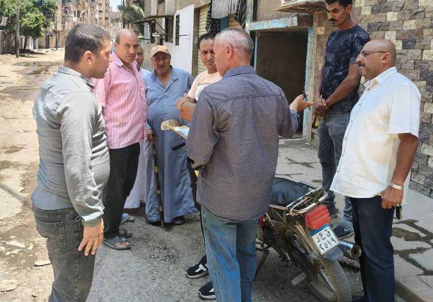 معاينه ميدانية لشوارع كفر الجزار تمهيدا لادراجها للرصف