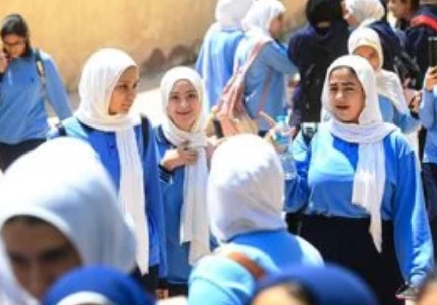 طلاب الشهادة الإعدادية