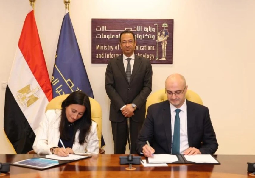 وزير الاتصالات وتكنولوجيا المعلومات