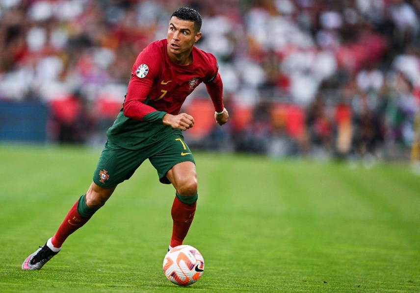 رونالدو يبحث عن أول انتصار للبرتغال