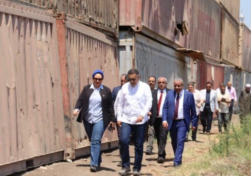 محافظ القليوبية ورئيس هيئة الأنفاق يتفقدان مسار مترو قليوب 