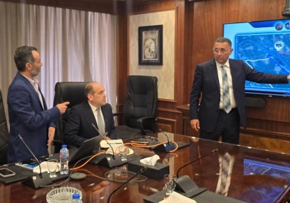 المحافظ يناقش سبل تطوير أرض المحلج