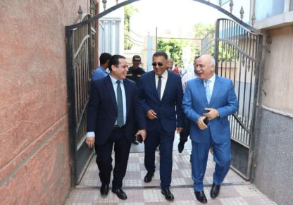 جولة تفقدية للعيادات المسائية بمستشفى بنها التعليمي 