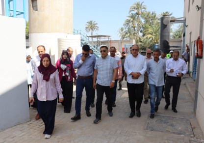 محافظ القليوبية خلال الجولة