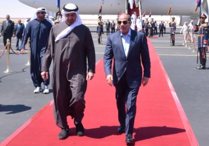 استقبل الرئيس عبد الفتاح السيسي، اليوم بمطار العلمين، محمد بن زايد آل نهيان رئيس دولة الإمارات العربية المتحدة.