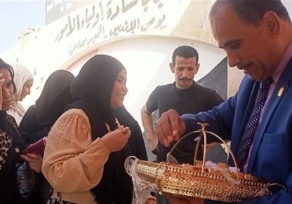  مدير تعليم العبور يستقبل طلاب الثانوية العامة في ختام ماراثون الامتحانات