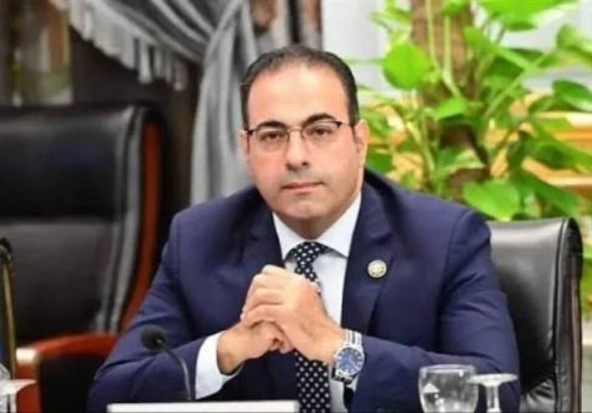 النائب محمود حسين 