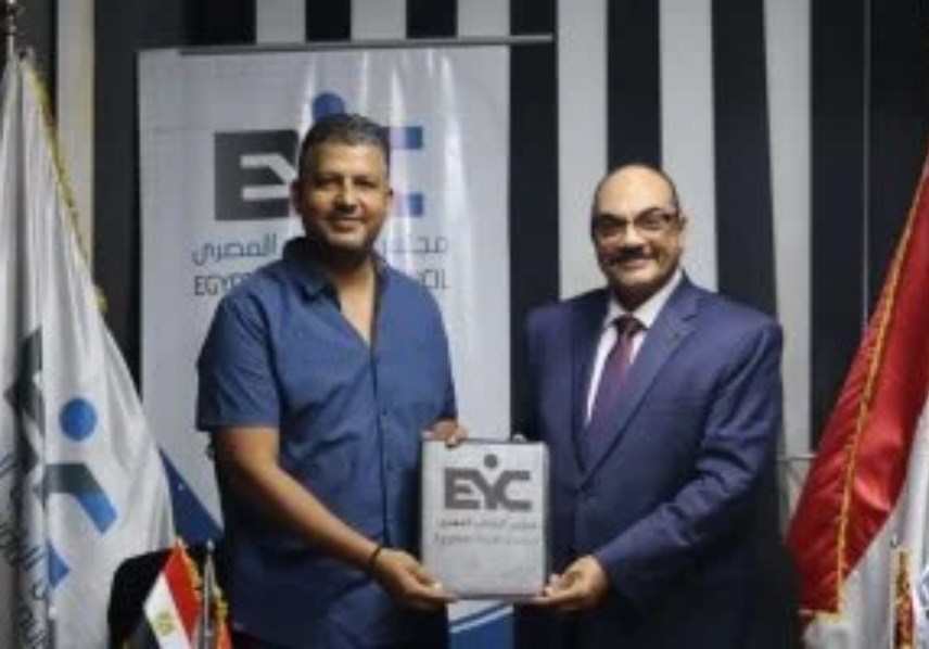 اللواء رضا فرحات ينضم إلى مجلس امناء مجلس الشباب 