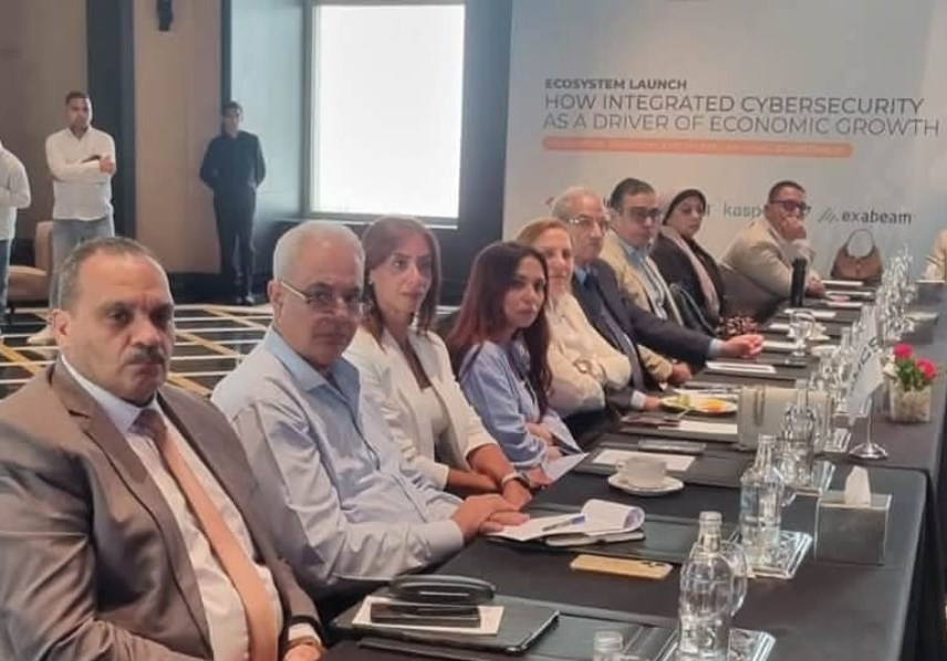 رئيس جامعة بنها الأهلية يدعم الكفاءات الرقمية 