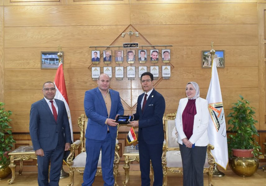 الجيزاوي يستقبل رئيس جامعة الفارابي العراقية 