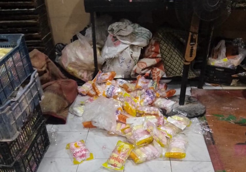عبوات حلوى بالالوان الصناعية 