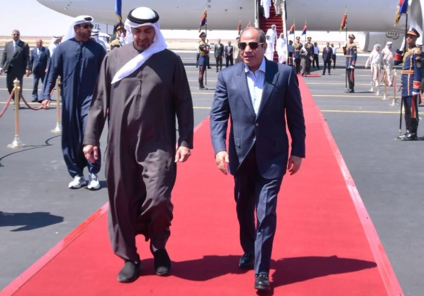 استقبل الرئيس عبد الفتاح السيسي، اليوم بمطار العلمين، محمد بن زايد آل نهيان رئيس دولة الإمارات العربية المتحدة.