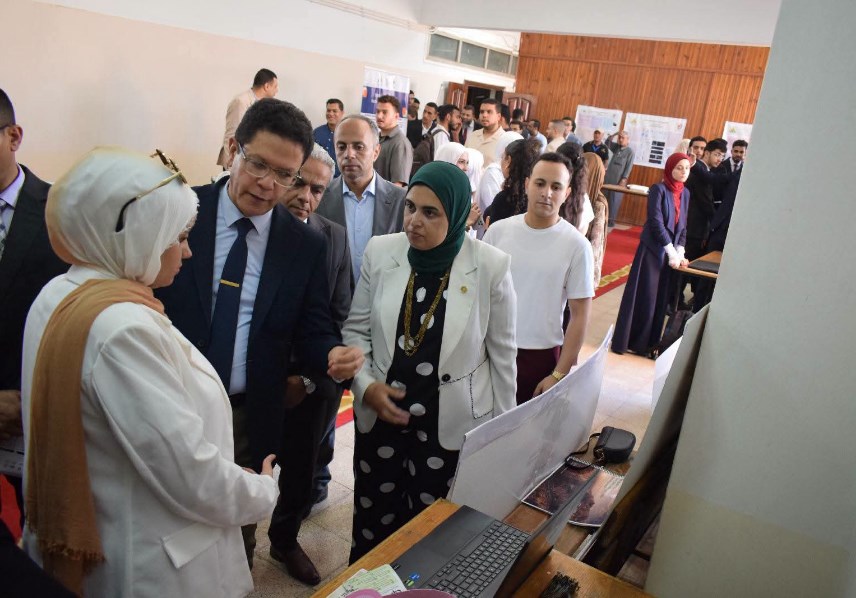 الجيزاوي يشجع مشروعات تخرج هندسة بنها